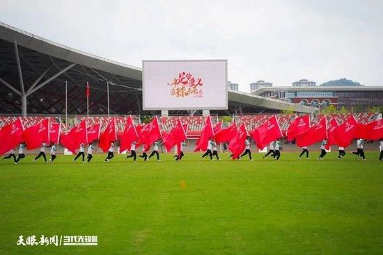 讲述吉米原在警局负责炸弹拆穿的工作。由于工作过于危险，他辞往工作改成任教于差人黉舍。但是没过量久接任他工作的同事却因炸弹爆炸而身亡。他思疑这个炸弹乃是他熟习的人所安装。当他深切查询拜访以后发现，他曩昔在爱尔兰共和军的教员兼火伴，昔时由于他的告发而进狱，此刻要来向他报仇了……影片由汤米·李·琼斯（《逃亡海角》）、福里斯特·惠特克（《末代专制》）等诸多好莱坞明星助阵。《零点爆破》片在处置爆破排场有两场最为吸引，爆车、爆船，也可谓到达年夜爆炸的感官刺激。确切，一班幕后精英确切花了很多心思设计，这点从影片不竭营建氛围方面可以必定。剧中刺激过瘾的处所，相信是爆炸前一刻的情节处置，插德律风接驳线、开煤气炉等糊口末节也在诡计制造一种危机感，好让不雅众透不外气。在人物性情与展排正邪斗法方面，《零点爆破》也下了很多功夫，务求故事说来通情达理，且讲述了一段不但彩的旧事，令剧情走向多元化，对一部刺冲动作片子来讲，虽然用上公式化的贸易元素，但也夸大了动作戏的根基要求。